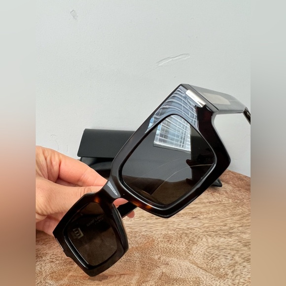 Saint Laurent SL572 Sunglasses - Picture 8 of 9